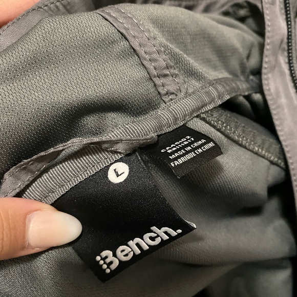 Bench Raincoat - Picture 3 of 4